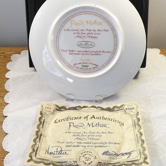 Proud Mother, Art Plate by Nori Peter for Anna Perenna - Picture 9 of 9